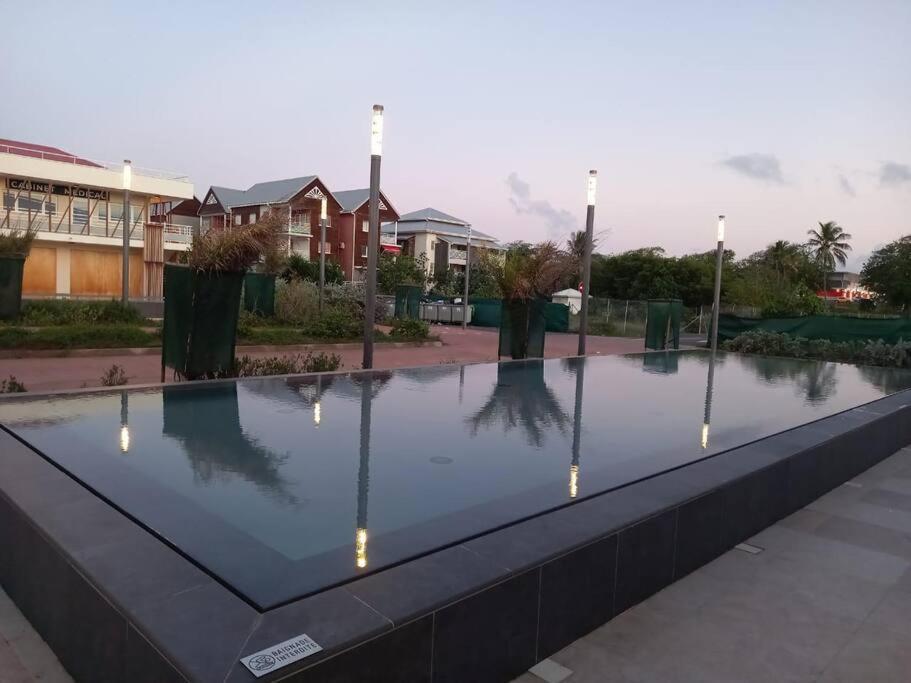 Ferienwohnung Les Pieds Dans L'Eau Chez Syl Le Moule Exterior foto